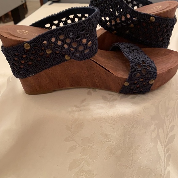 🎉3 for $30.🎉 C est 1946 Macrame wedge sandals (OLCC) - Picture 5 of 7